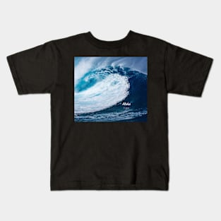 Powerful blue ocean wave Kids T-Shirt